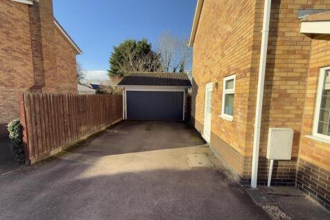 Driveway &#43; Garage.JPG