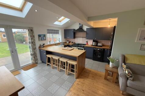 Kitchen A.JPG