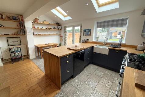 Kitchen B.JPG