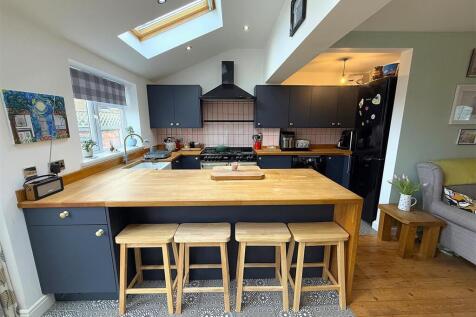 Breakfast Bar.JPG