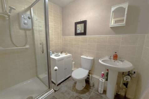 Shower Room.JPG