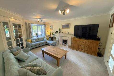 Living Room B.JPG