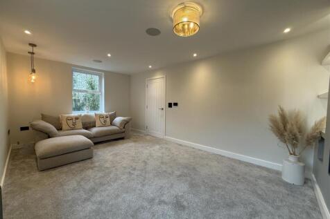 Living Room B.JPG