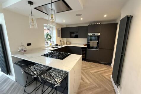 Kitchen A.JPG