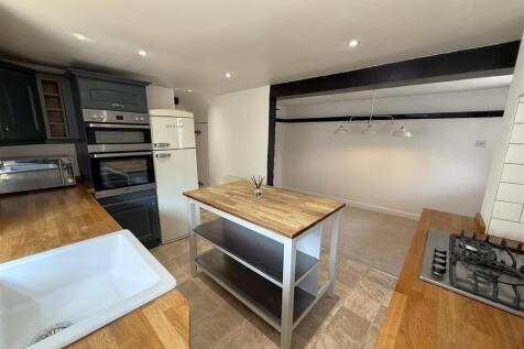 Kitchen B.JPG