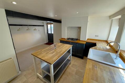 Kitchen C.JPG