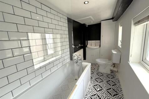 Bathroom.JPG