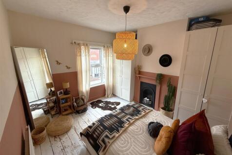 Bedroom 1A.JPG
