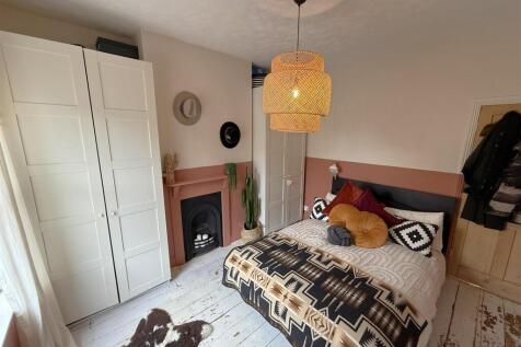 Bedroom 1B.JPG