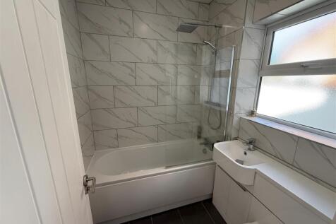 Bathroom.JPG