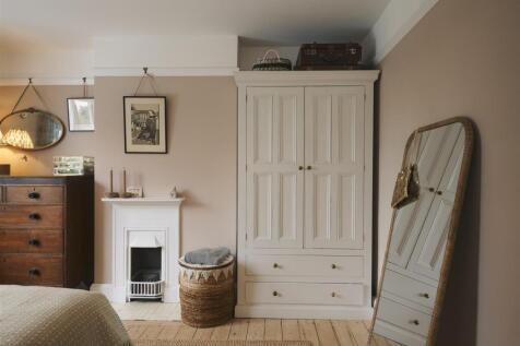 Bedroom 1B.jpg