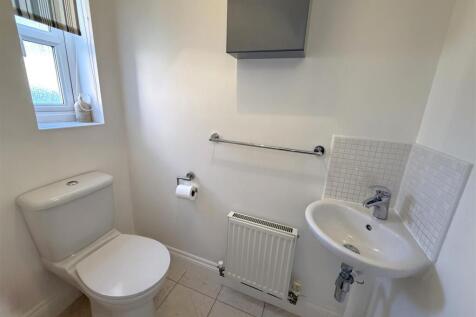 Downstairs WC.JPG