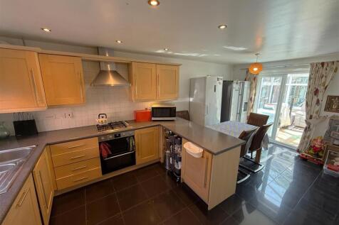 Kitchen Diner A.JPG