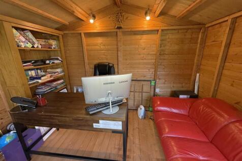 Garden Room - Office.JPG
