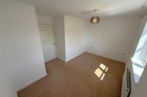 Bedroom 2.JPG