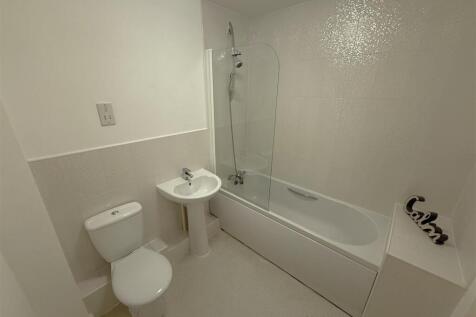 Bathroom.JPG
