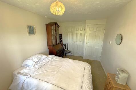 Bedroom B.JPG
