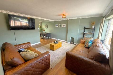 Living Room A.JPG