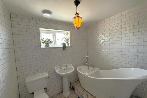 Bathroom A.JPG