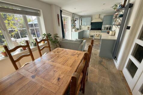 Kitchen Dining B.JPG