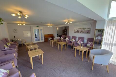 Residents Lounge B.JPG