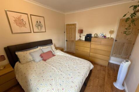 Bedroom 1B.JPG