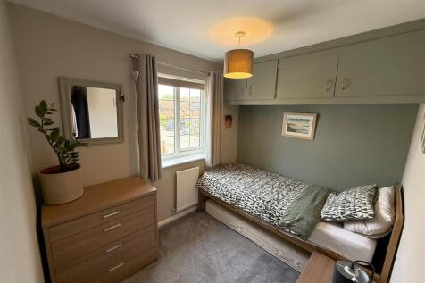 Bedroom 2.JPG