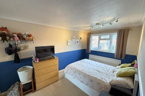 Bedroom 1A.JPG