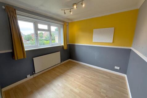 Bedroom 2.JPG