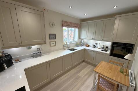Kitchen A.JPG
