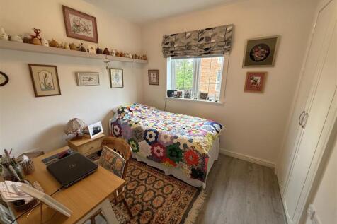 Bedroom 2.JPG