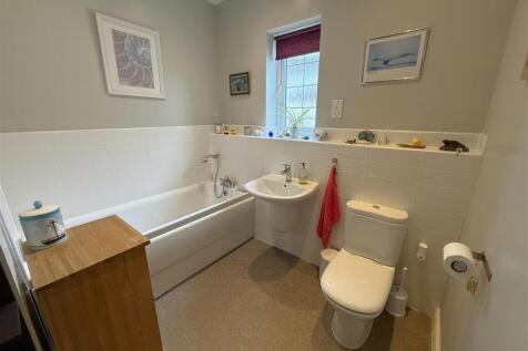 Bathroom.JPG