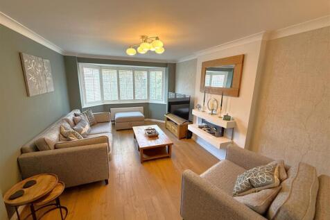 Living Room A.JPG