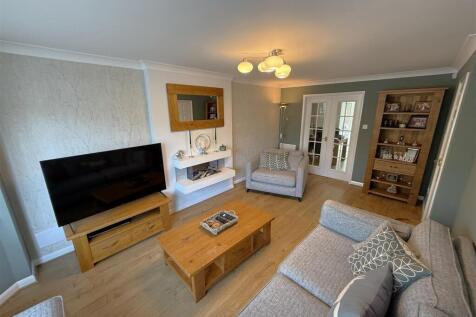 Living Room B.JPG