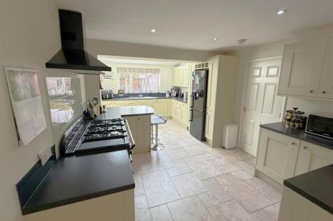Kitchen A.JPG