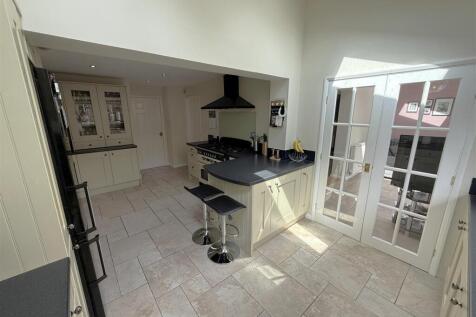 Kitchen C.JPG