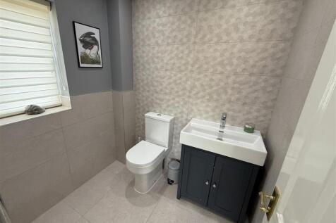 En-Suite A.JPG