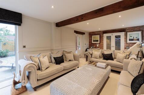 Formal Living Room..jpg