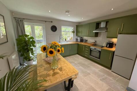 Dining Kitchen.JPG