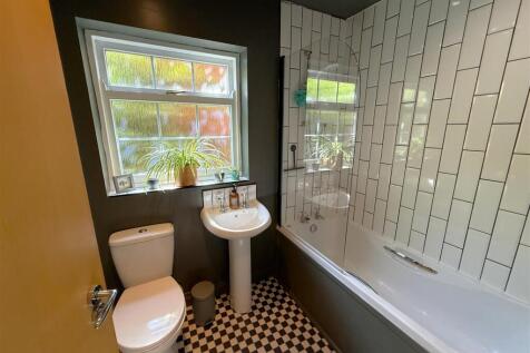 Bathroom.JPG
