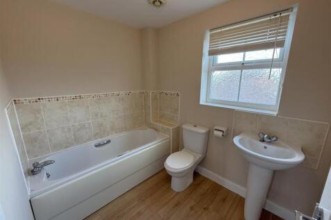 Family Bathroom.JPG