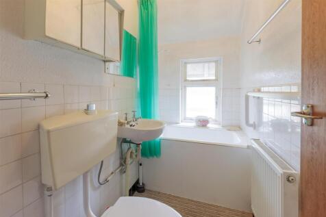 Bathroom.jpg