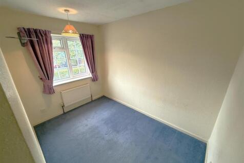 Bedroom 2.JPG