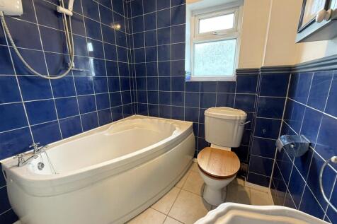 Bathroom.JPG