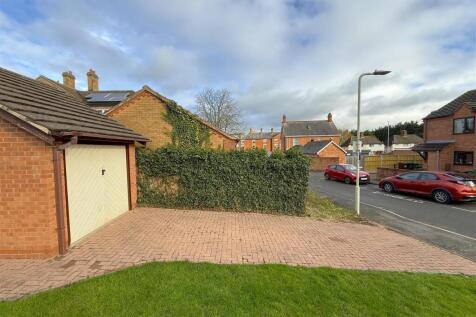Driveway &#43; Garage.JPG