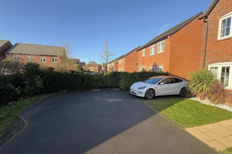 Driveway - Parking.JPG