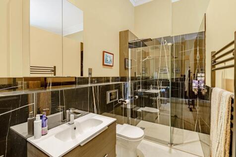 Master Bedroom Bathroom