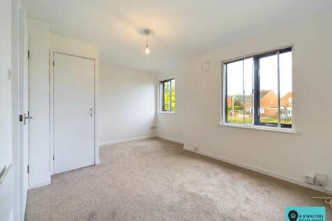 Living Room/Bedroom
