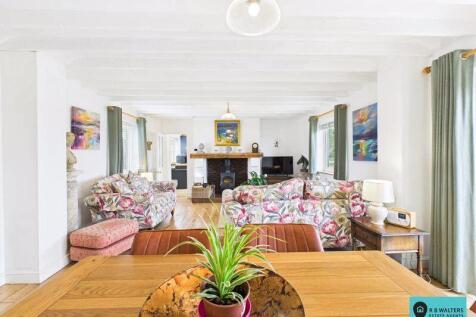 Living/Dining Room