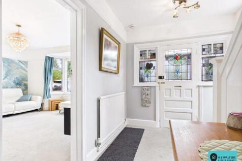 Hallway/Lounge 